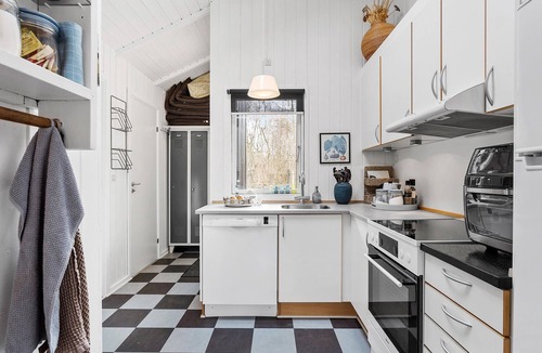 Ristinge House | Beautiful home in Humble with sauna