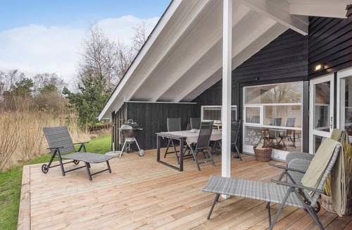 Ristinge House | Beautiful home in Humble with sauna