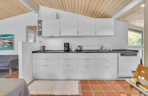 Ristinge House | Beautiful home in Humble with kitchen