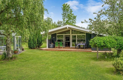 Ristinge House | Beautiful home in Humble with kitchen