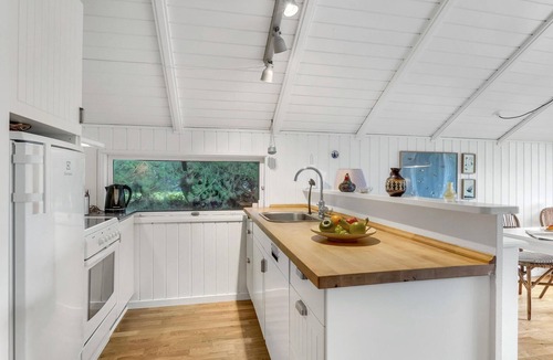Ristinge House | Beautiful home in Humble with WiFi
