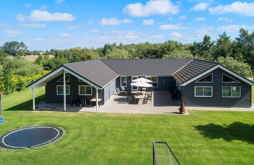 Vaeggerlose House | Beautiful home in Idestrup with sauna