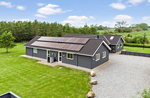 Vaeggerlose House | Beautiful home in Idestrup with sauna