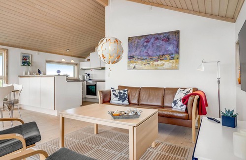 Bratten Strand House | Beautiful home in Jerup with lake view