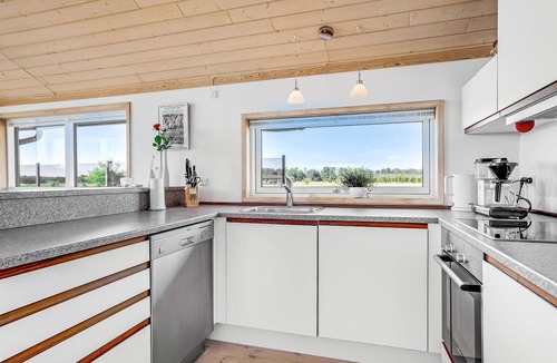 Bratten Strand House | Beautiful home in Jerup with lake view