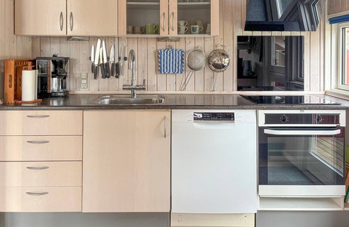 Juelsminde House | Beautiful home in Juelsminde with WiFi