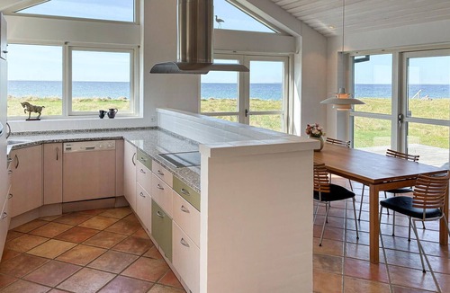 Juelsminde House | Beautiful home in Juelsminde with WiFi