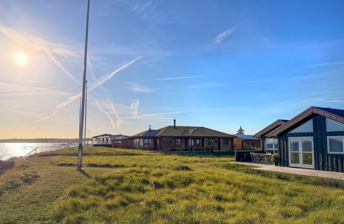 Juelsminde House | Beautiful home in Juelsminde with WiFi