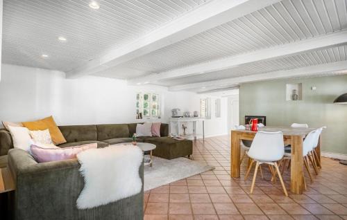 Juelsminde House | Beautiful Home In Juelsminde With Sauna