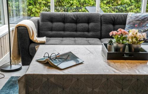 Pøt Strandby House | Beautiful Home In Juelsminde With Sauna