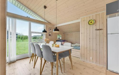 Pøt Strandby House | Beautiful Home In Juelsminde With Sauna