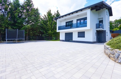 Karlovac House | Beautiful home in Karlovac with sauna