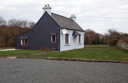 Kerbors House | Beautiful home in Kerbors with kitchen