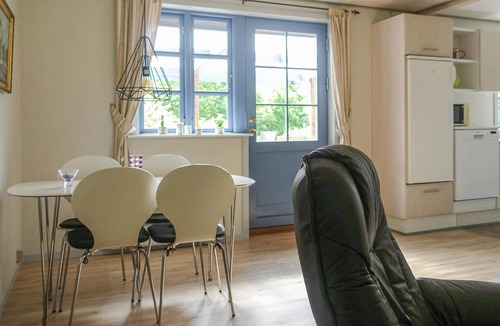 Hasle House | Beautiful home in Klemensker with WiFi