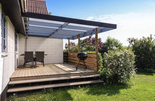 Hasle House | Beautiful home in Klemensker with WiFi