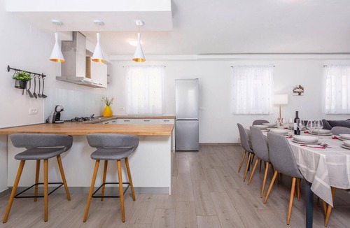 Kras House | Beautiful home in Kras