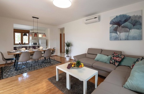Pinezici House | Beautiful home in Krvavici