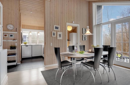 Trend House | Beautiful home in Løgstør with kitchen