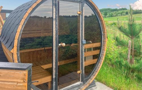 Hjarbæk House | Beautiful Home In Løgstrup With Sauna