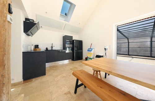 Leglantiers House | Beautiful home in Léglantiers with sauna