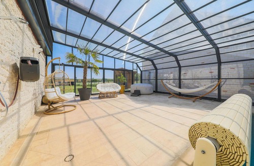 Leglantiers House | Beautiful home in Léglantiers with sauna