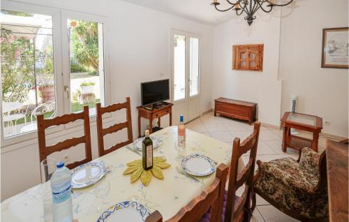 La Garde House | Beautiful Home In La Garde With Kitchen