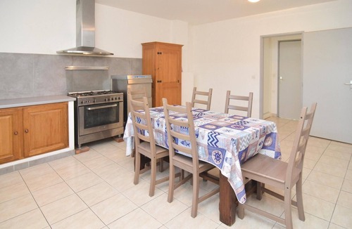 Le Sambuc House | Beautiful home in Le Sambuc with WiFi