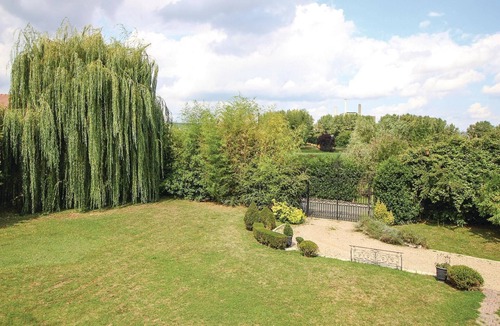 Les Damps House | Beautiful home in Les Damps with WiFi