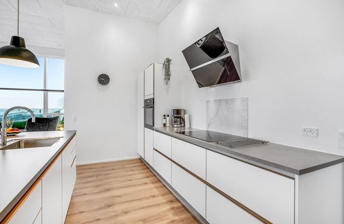 Hjarbæk House | Beautiful home in Løgstrup with sauna