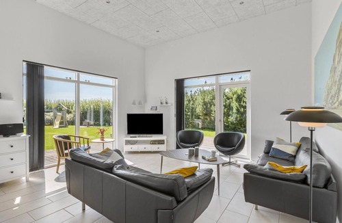 Nr. Lyngby House | Beautiful home in Løkken with ethernet internet