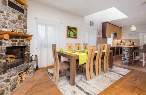 Lovinac House | Beautiful home in Lovinac with sauna