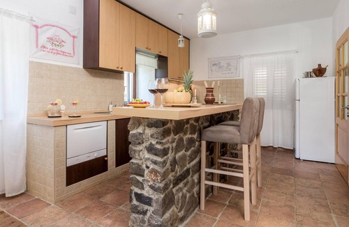 Lovinac House | Beautiful home in Lovinac with sauna