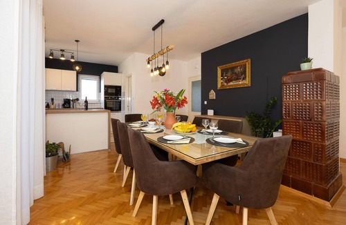 Istok House | Beautiful home in Makarska with kitchen
