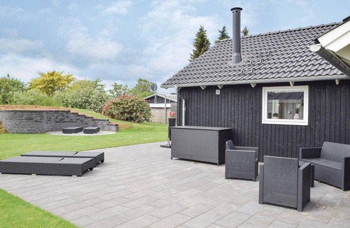 Ajstrup House | Beautiful home in Malling with WiFi
