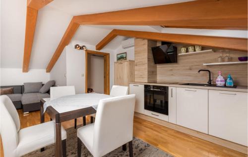 Kuceli House | Beautiful Home In Matulji