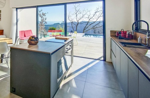Mercuer House | Beautiful home in Mercuer
