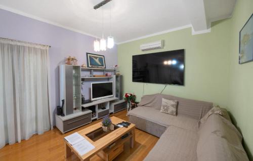 Cavoglave House | Beautiful Home In Mirlovic Polje With Sauna