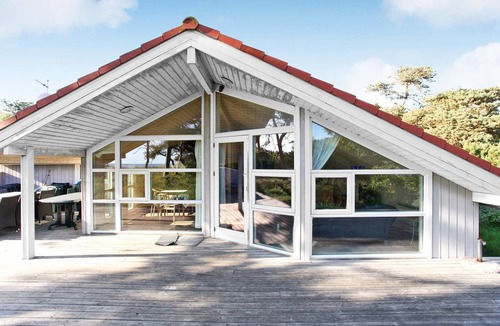 Hoensinge House | Beautiful home in Nykøbing Sj with sauna