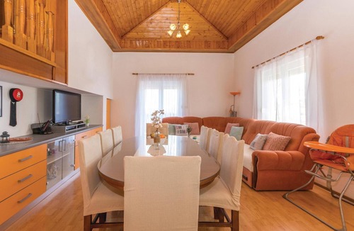 Benkovac House | Beautiful home in Nadin
