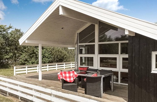 Nakskov House | Beautiful home in Nakskov with sauna