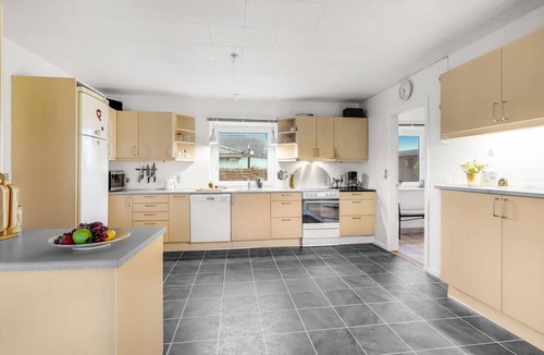 Nakskov House | Beautiful home in Nakskov with kitchen