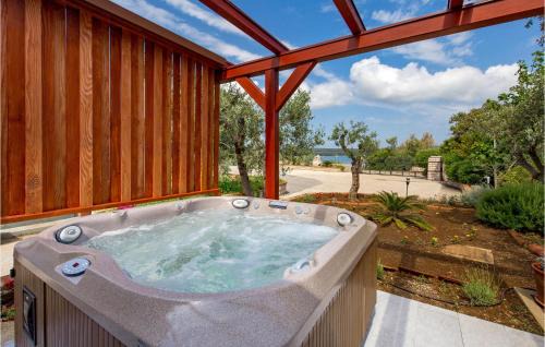 Nerezine House | Beautiful Home In Nerezine With Swimming Pool