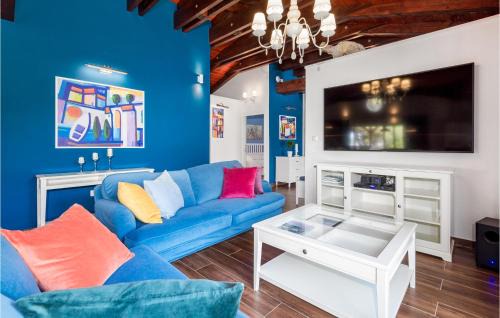 Nerezine House | Beautiful Home In Nerezine With Swimming Pool