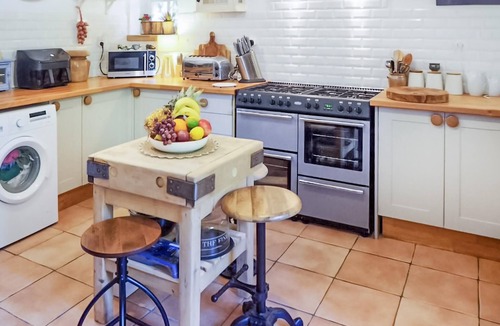 Neuvic House | Beautiful home in Neuvic Sur L'isle