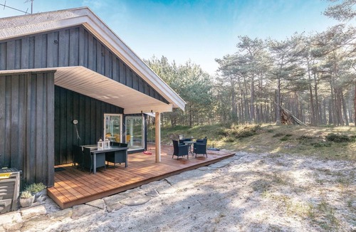 Spidsegard House | Beautiful home in Nexø with sauna