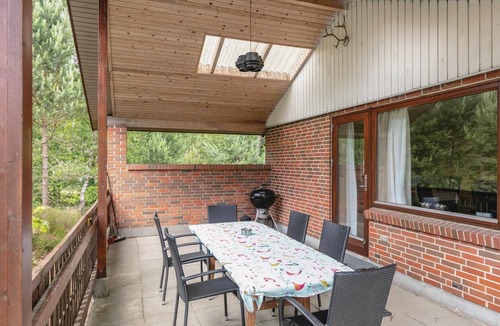 Balka Strand House | Beautiful home in Nexø with kitchen