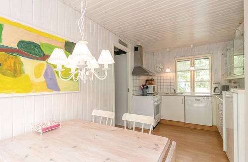 Nexø House | Beautiful home in Nexø with WiFi