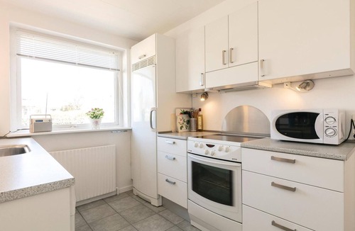 Snogebaek House | Beautiful home in Nexø with kitchen