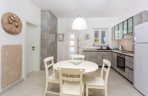 Njivice House | Beautiful home in Njivice