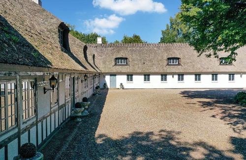 Ronæs House | Beautiful home in Nørre Aaby with sauna